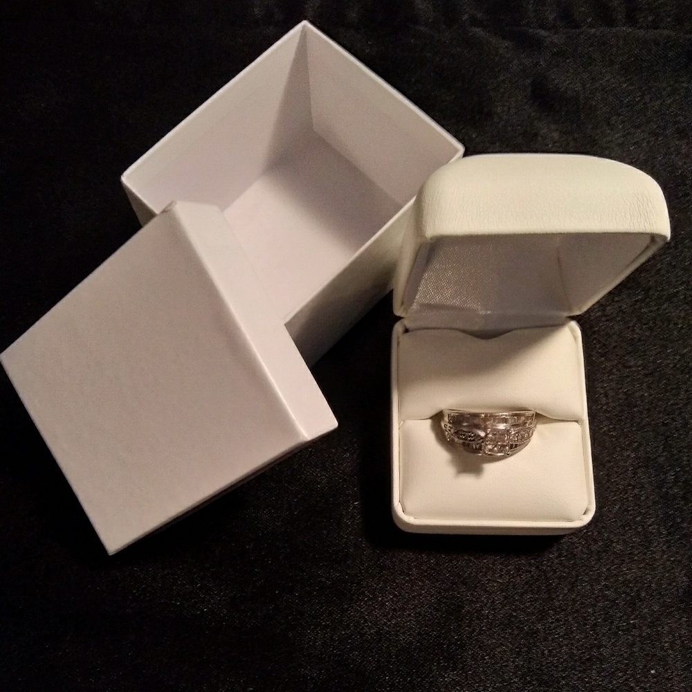 Diamond Ring - Picture 2 of 2